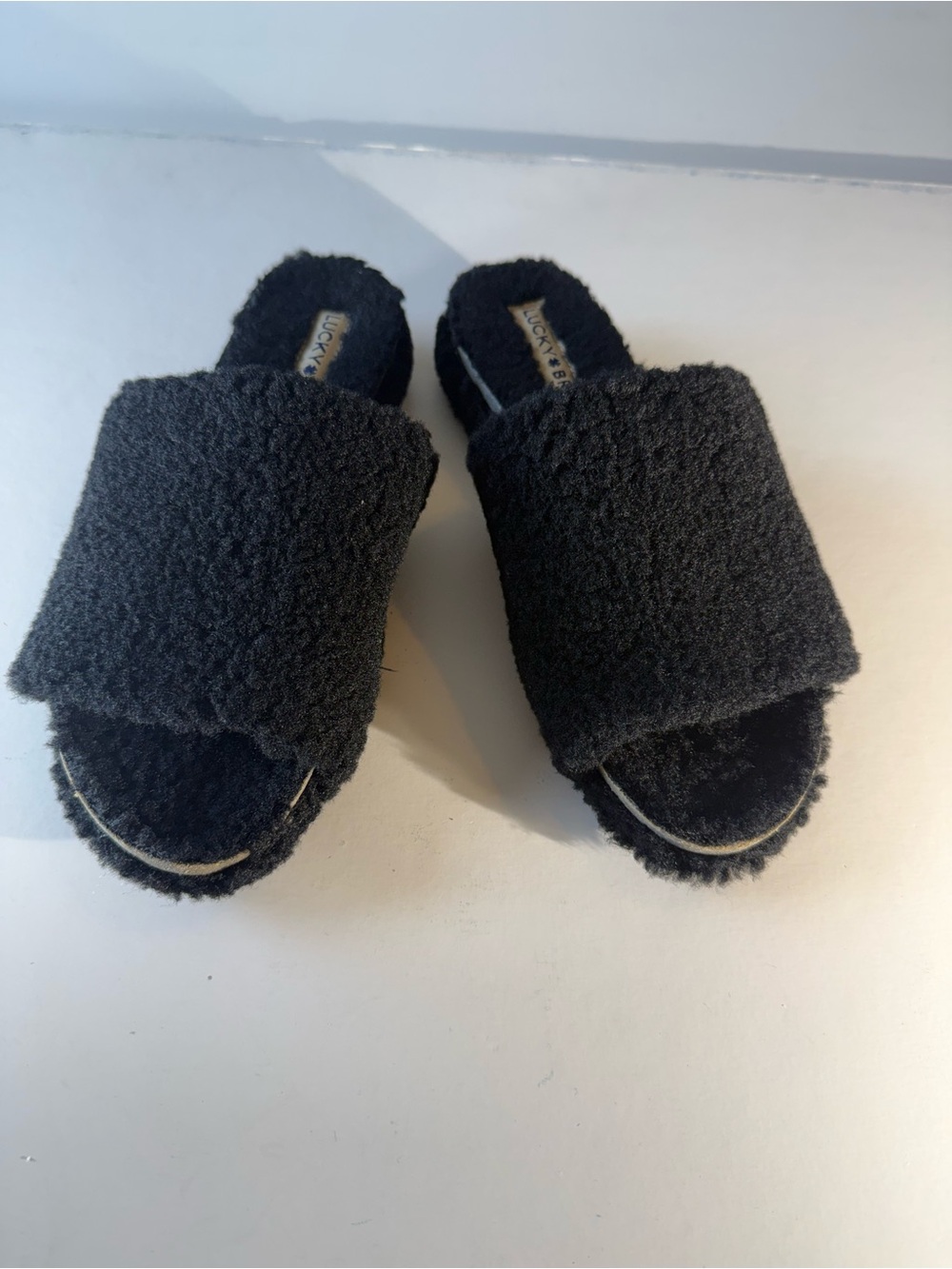Lucky Brand Womens 6.5 Black Faux Fur Fuzzy Slide Sandals Rubber Sole